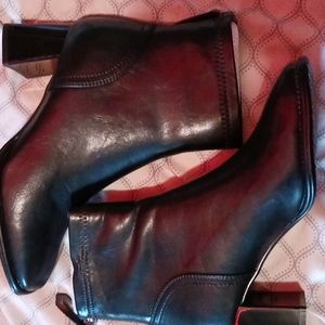 Zip up boots
